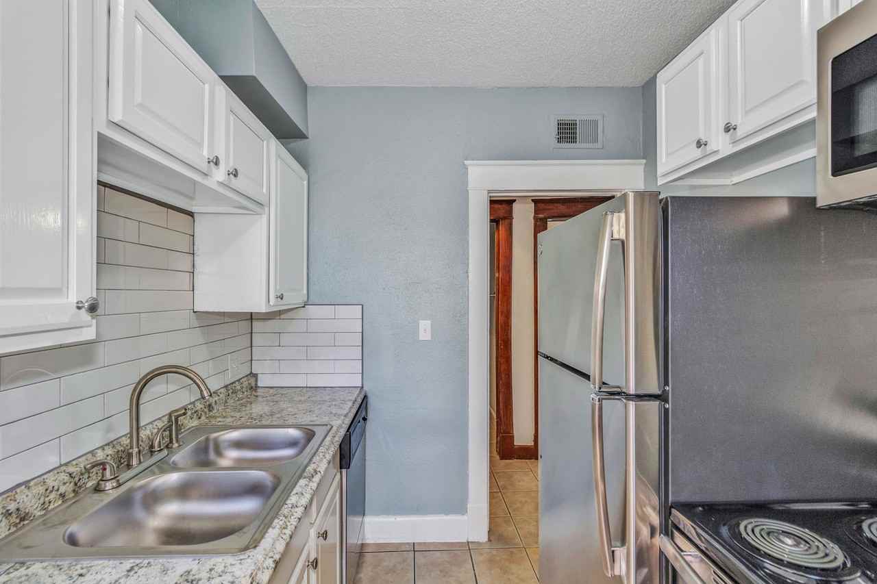 2708 Holmes - Photo 4 of 25