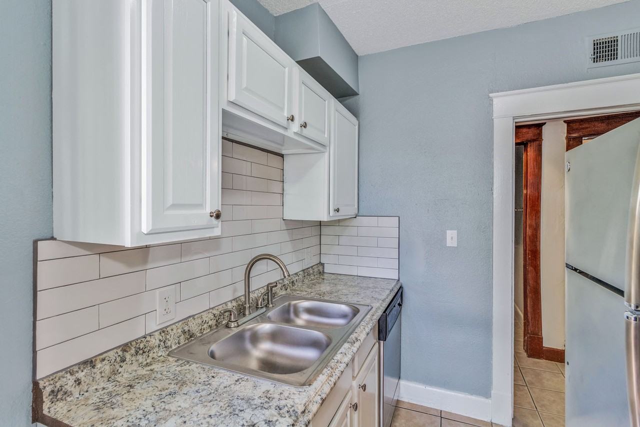 2708 Holmes - Photo 5 of 25