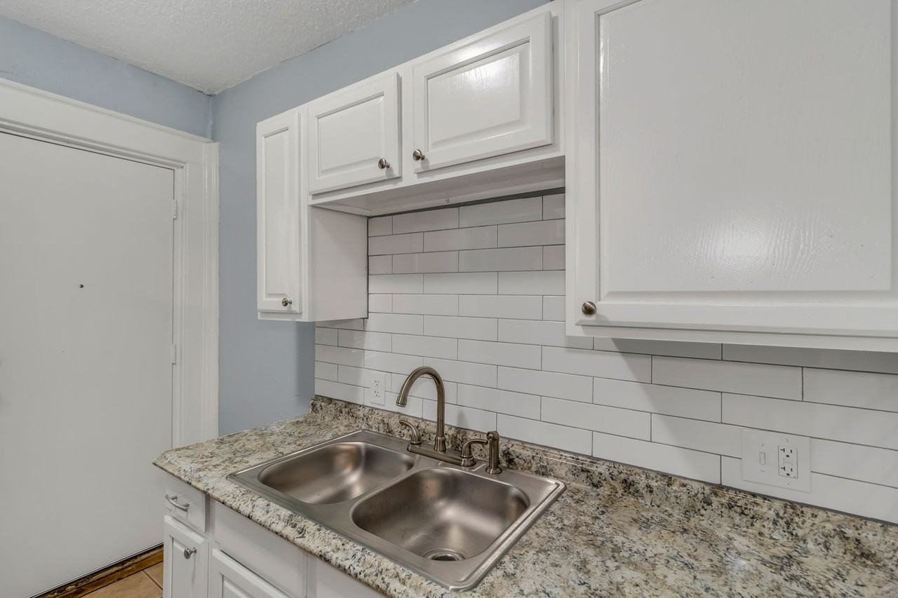 2708 Holmes - Photo 6 of 25