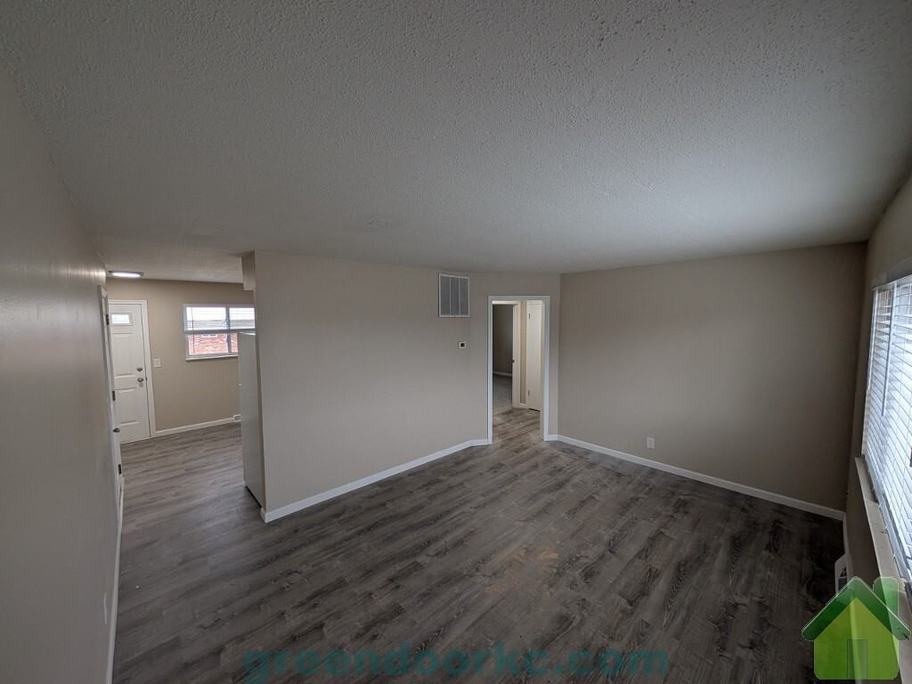 501 A-E South Scott Avenue - Photo 2 of 8