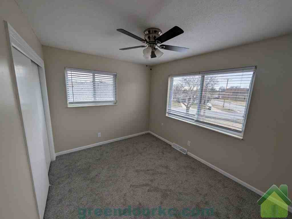501 A-E South Scott Avenue - Photo 3 of 8