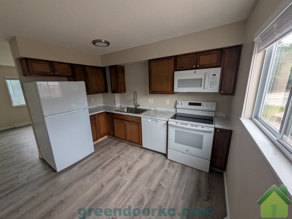 501 A-E South Scott Avenue - Photo 5 of 8