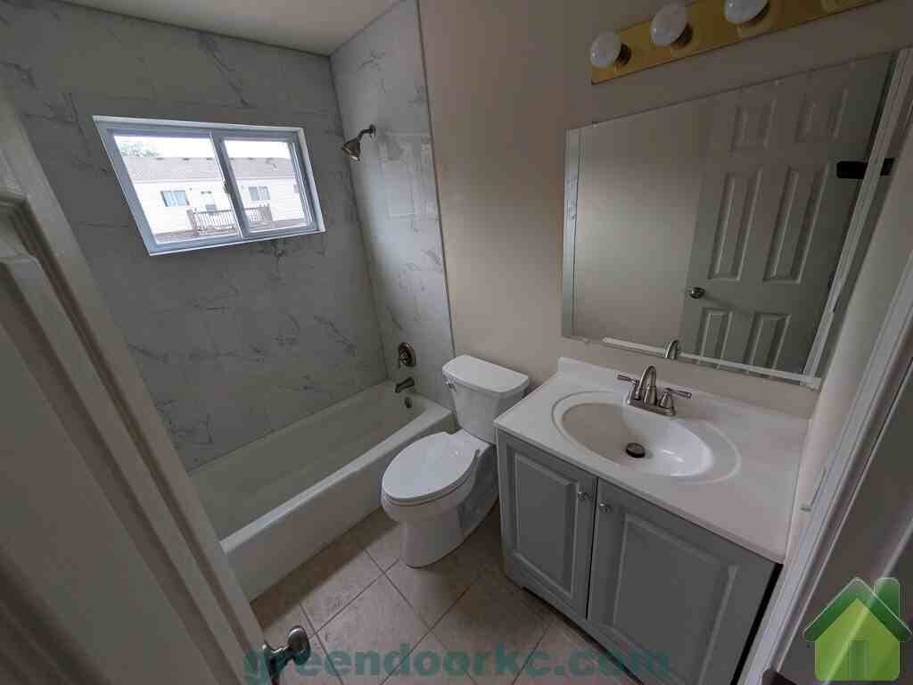 501 A-E South Scott Avenue - Photo 7 of 8