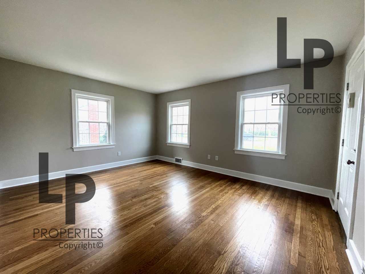 140 Cochran Road - Photo 3 of 13