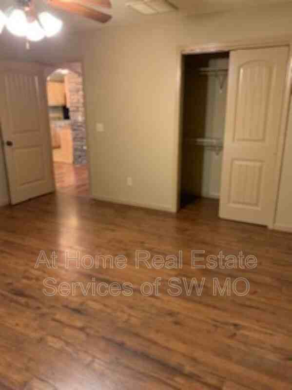 1540 S Rogers Ave - Photo 7 of 14