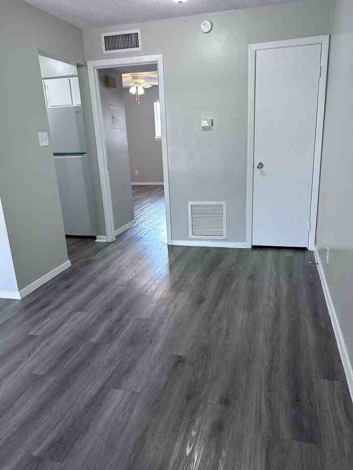 McIntyre Apartments - Photo 2 of 50