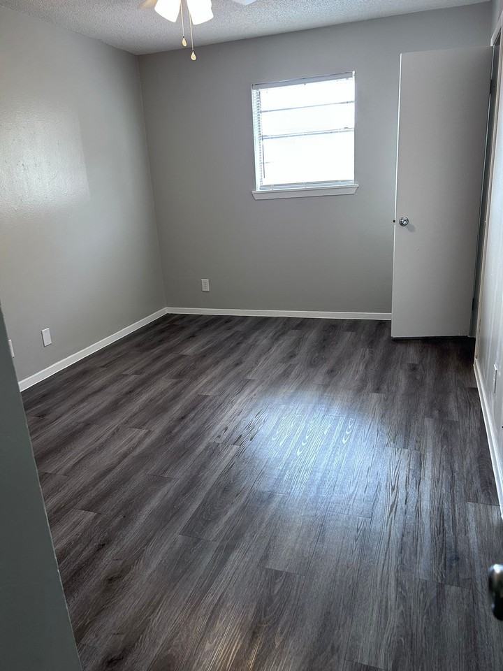McIntyre Apartments - Photo 5 of 50