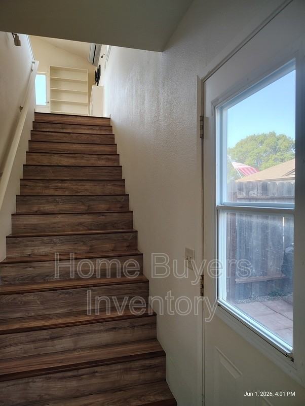 958 Terrace Ave - Photo 2 of 10