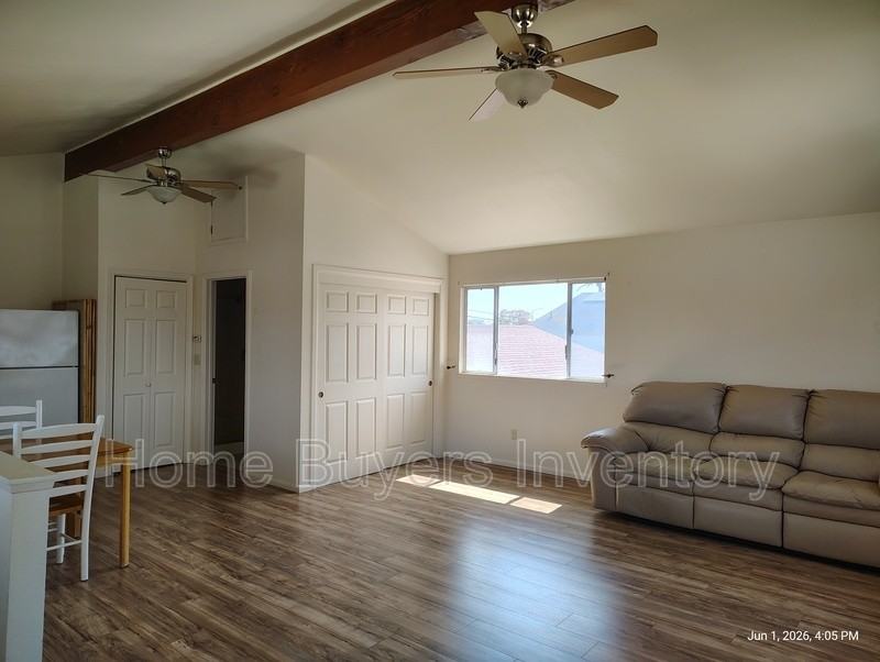 958 Terrace Ave - Photo 3 of 10