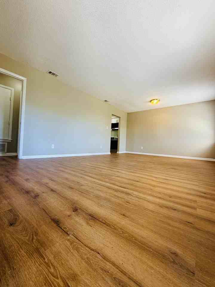 130 Alfred St - Photo 4 of 10