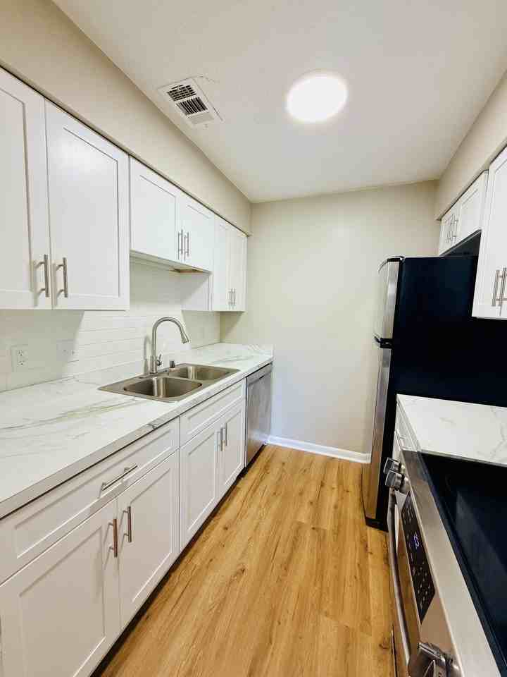 130 Alfred St - Photo 5 of 10