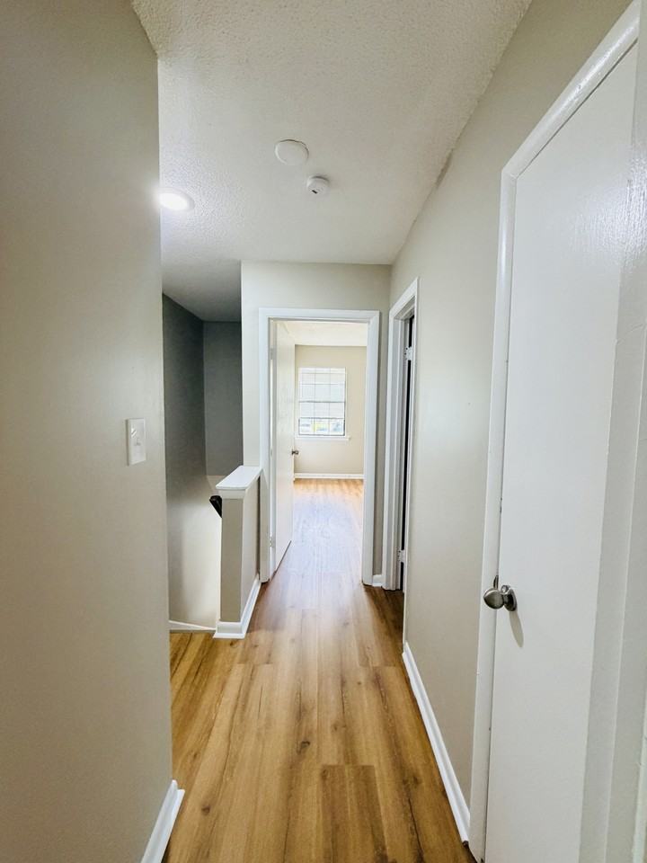 1-7 Almond ct - Photo 7 of 22