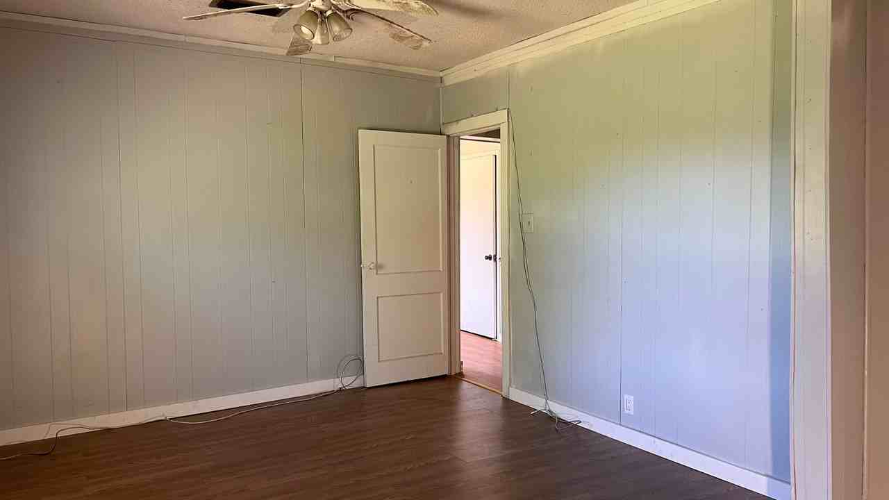 1708 S State Line Ave - Photo 4 of 6