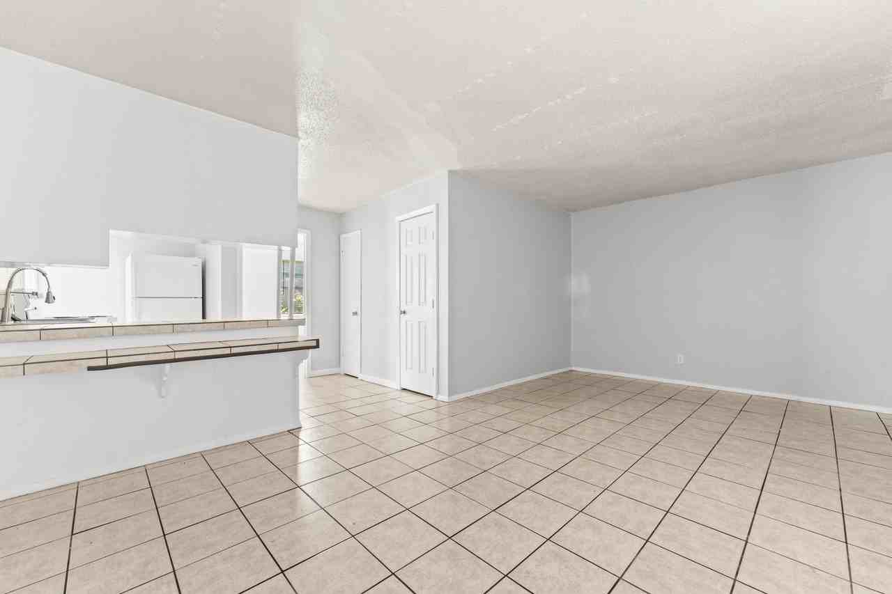 500 East Craven Avenue - Photo 3 of 9