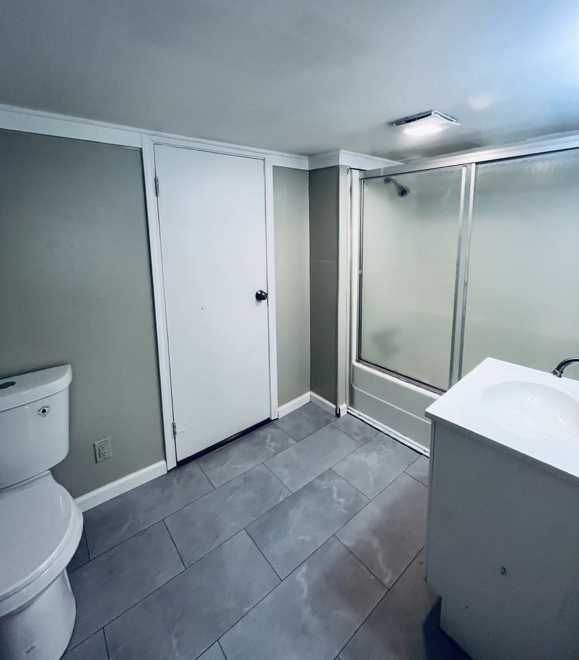 504 North Church Street - Photo 6 of 8