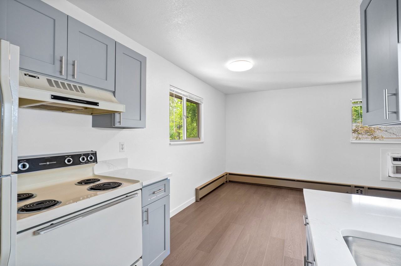 7050 West 37th Avenue - Photo 7 of 50