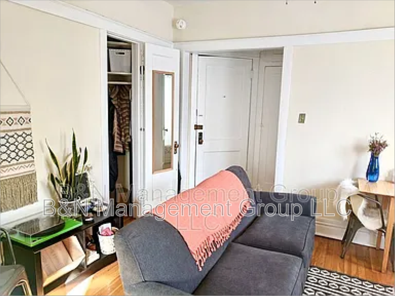 1061 W Dakin St #2 - Photo 3 of 7
