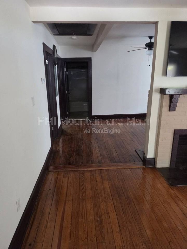 309 Dennis St - Photo 2 of 10
