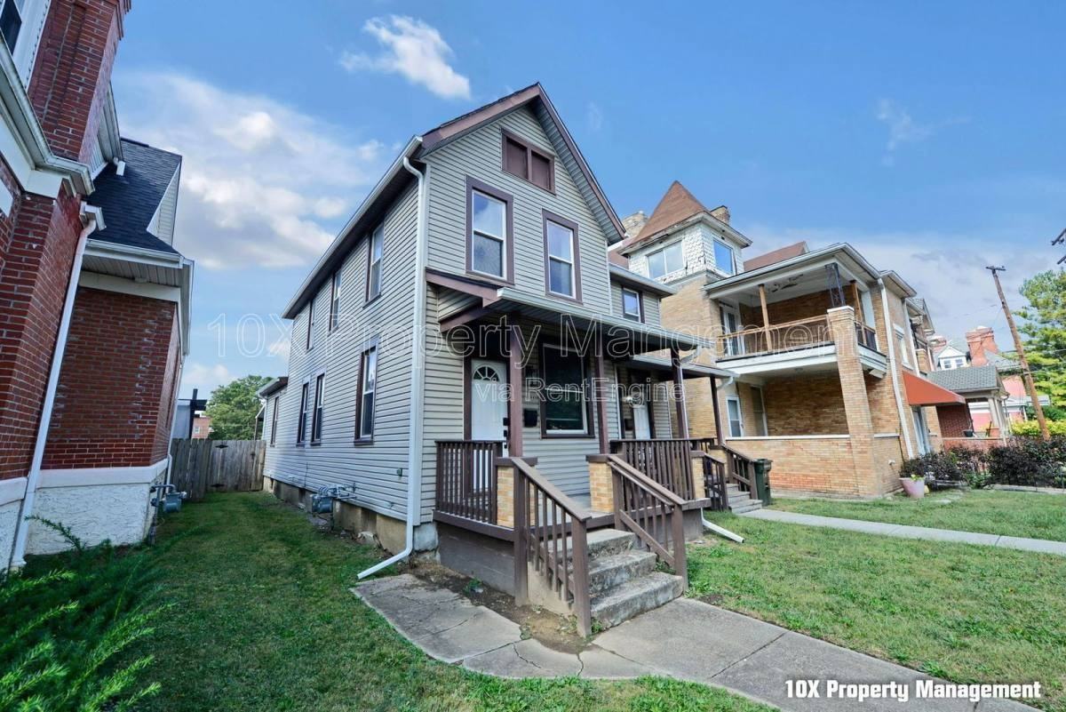 309 Wilson Ave - Photo 3 of 10