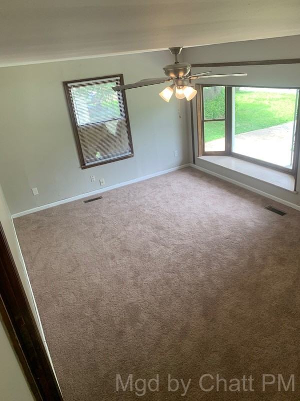 805 Carden Ave - Photo 7 of 19