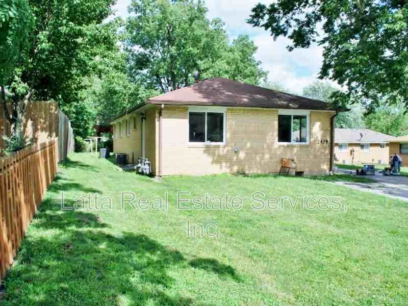 2439 S Sterling Ave #A