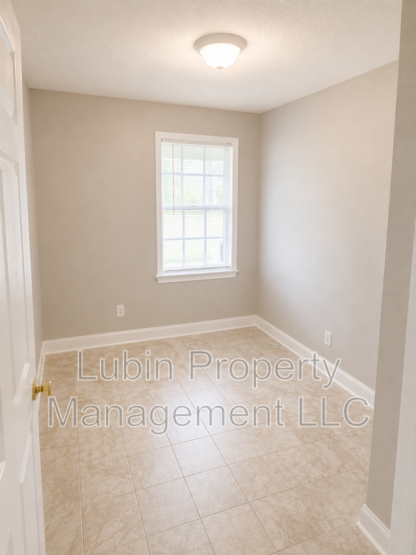 549 Semple Ave - Photo 5 of 9