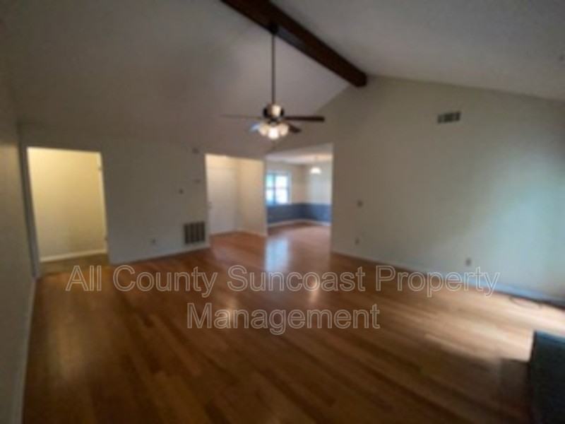 105 Whisper Ct - Photo 6 of 13