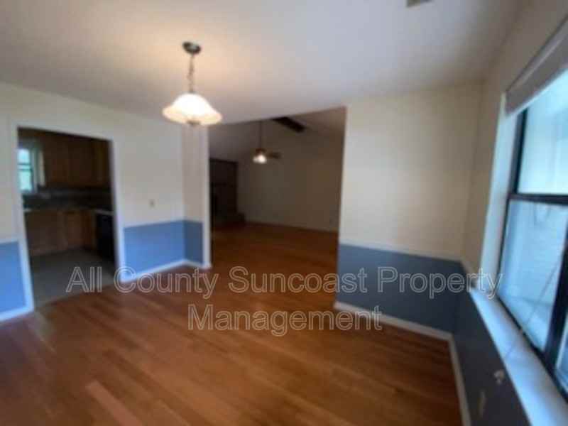 105 Whisper Ct - Photo 7 of 13