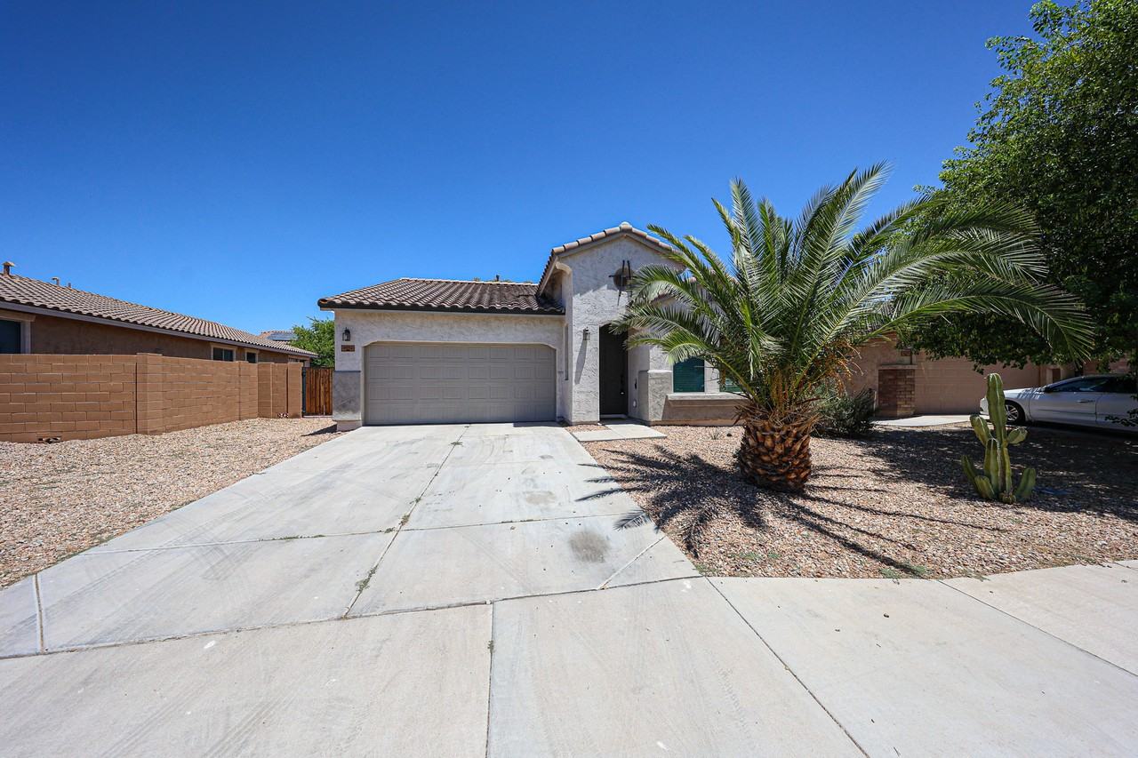 41192 W Rio Bravo Dr - Photo 2 of 37
