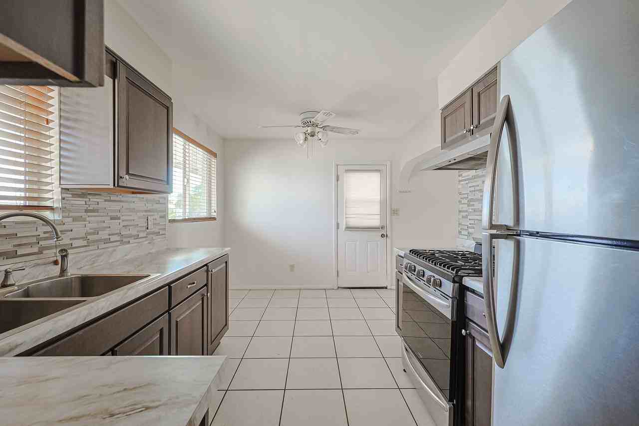 2114 W Myrtle Ave - Photo 7 of 27