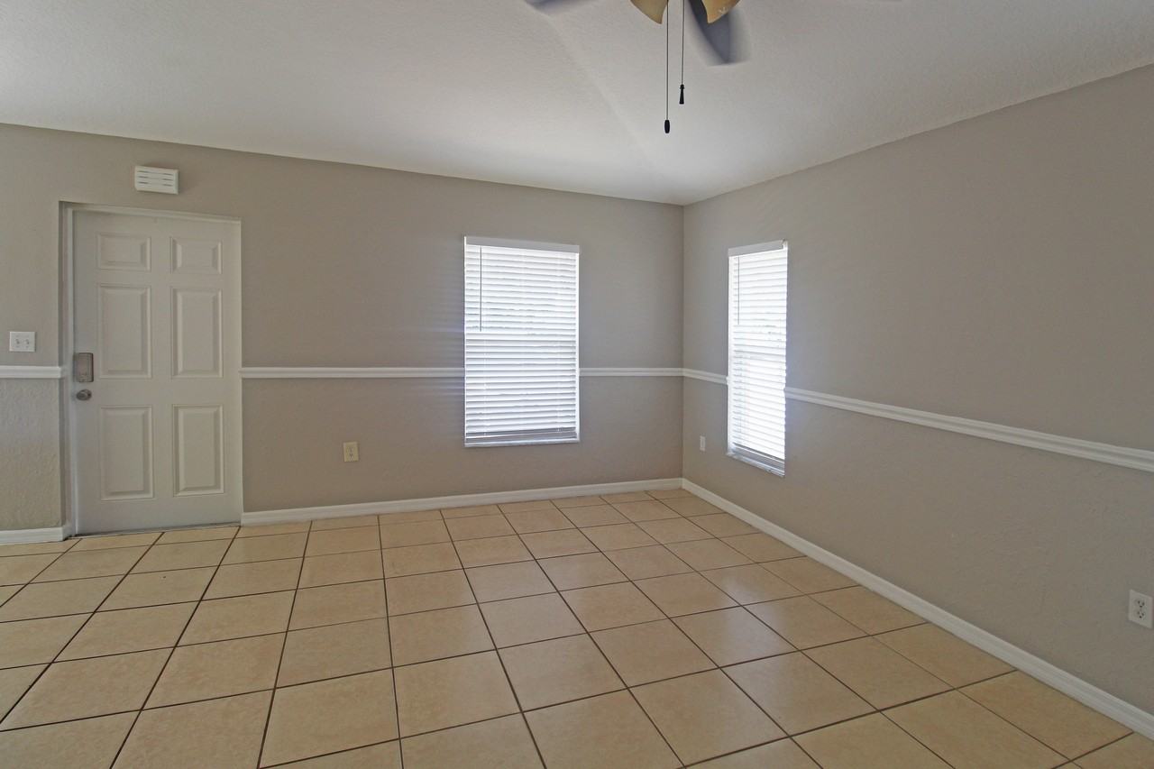 5445 Altoona St - Photo 3 of 10