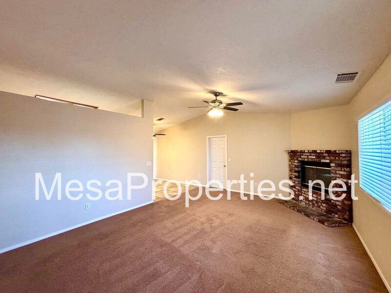 16653 Sholic St - Photo 4 of 30