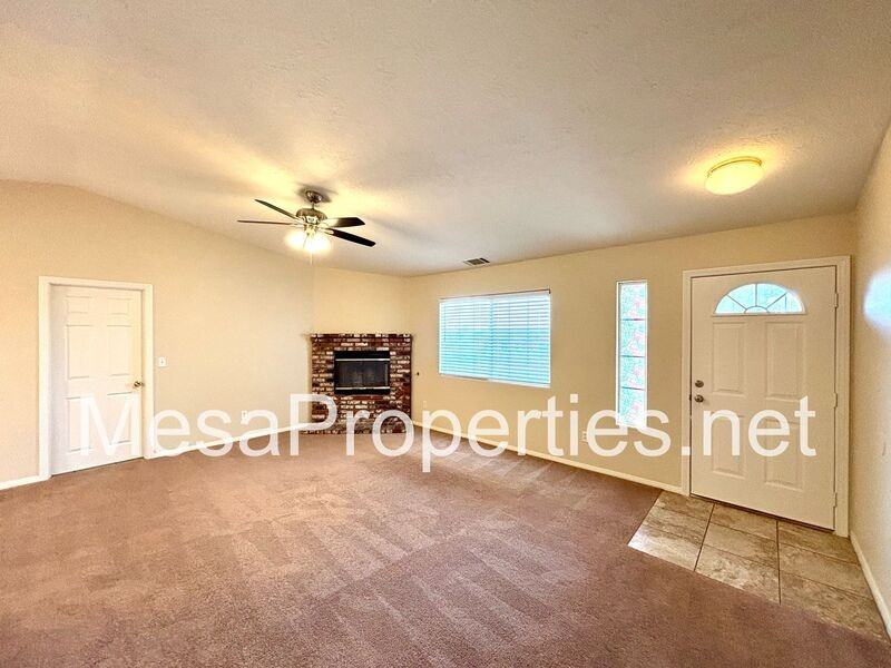 16653 Sholic St - Photo 5 of 30