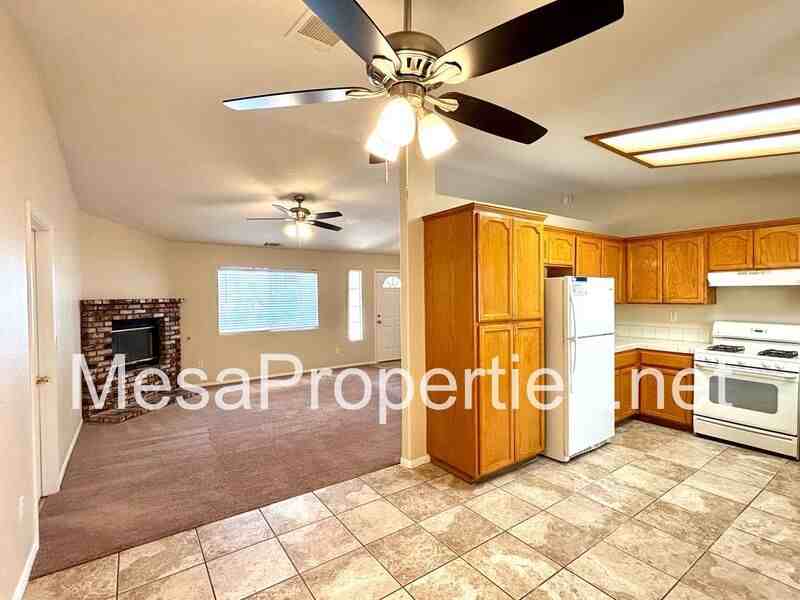 16653 Sholic St - Photo 7 of 30