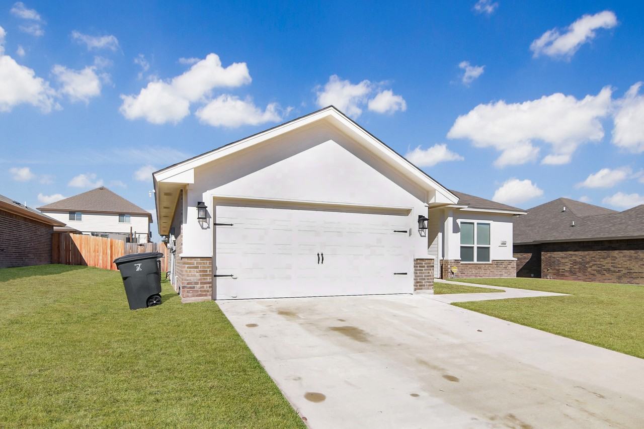 6409 Alabaster Dr - Photo 3 of 21