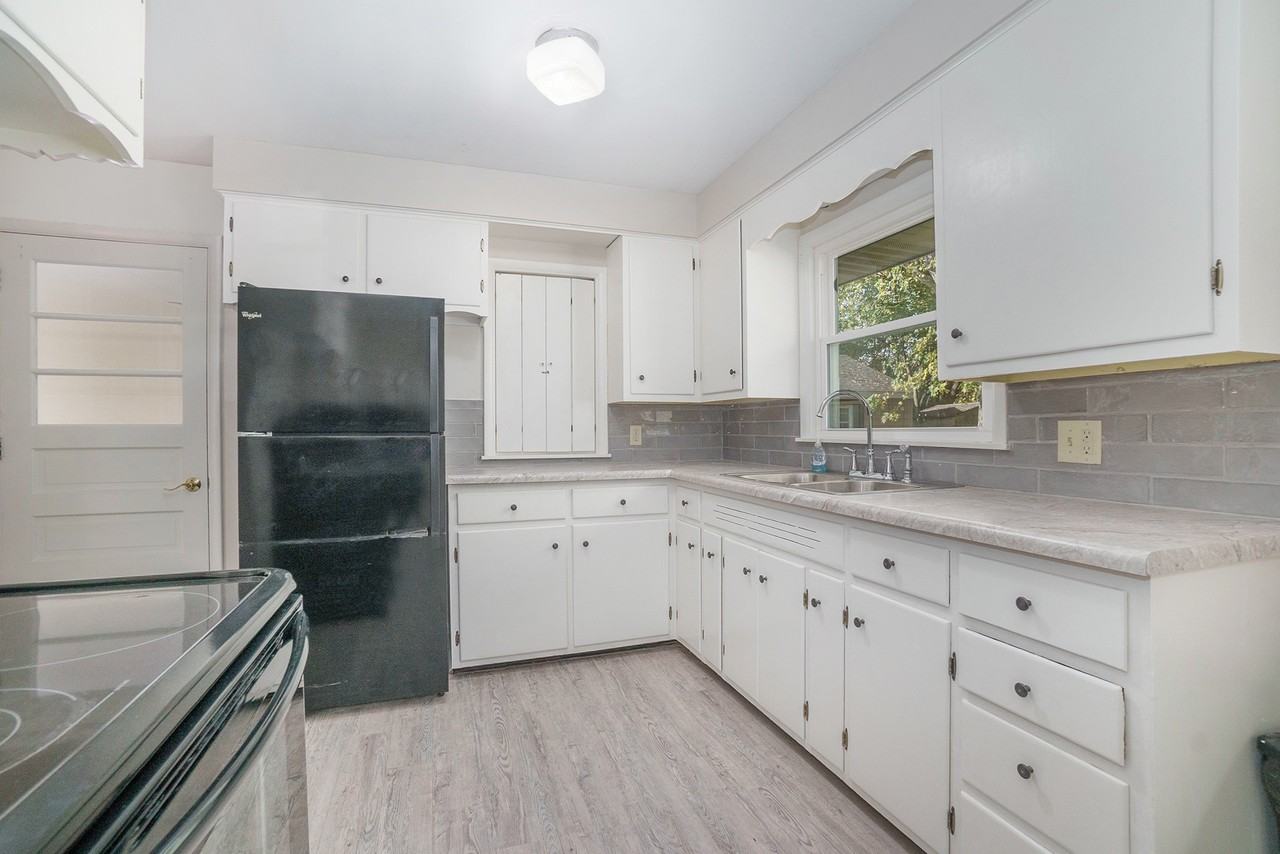 3304 Grace Rd - Photo 5 of 20