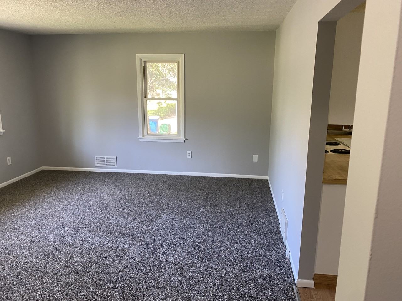 14660 13th Ave N - Photo 5 of 17