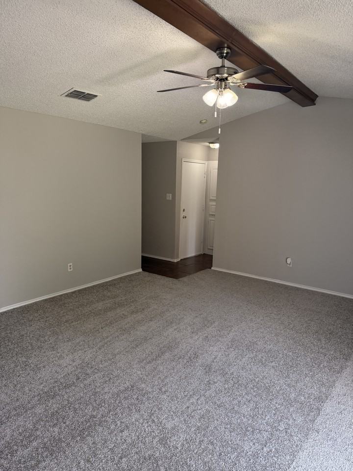 312 Juniper Dr - Photo 3 of 17
