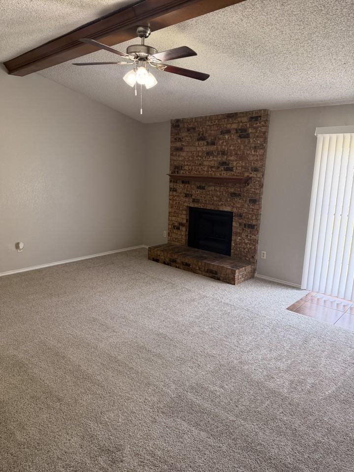 312 Juniper Dr - Photo 4 of 17