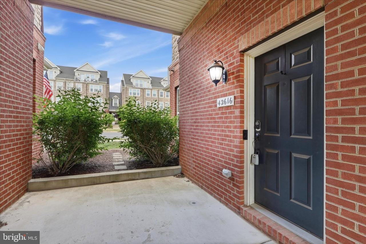 42616 Hardage Ter - Photo 4 of 47