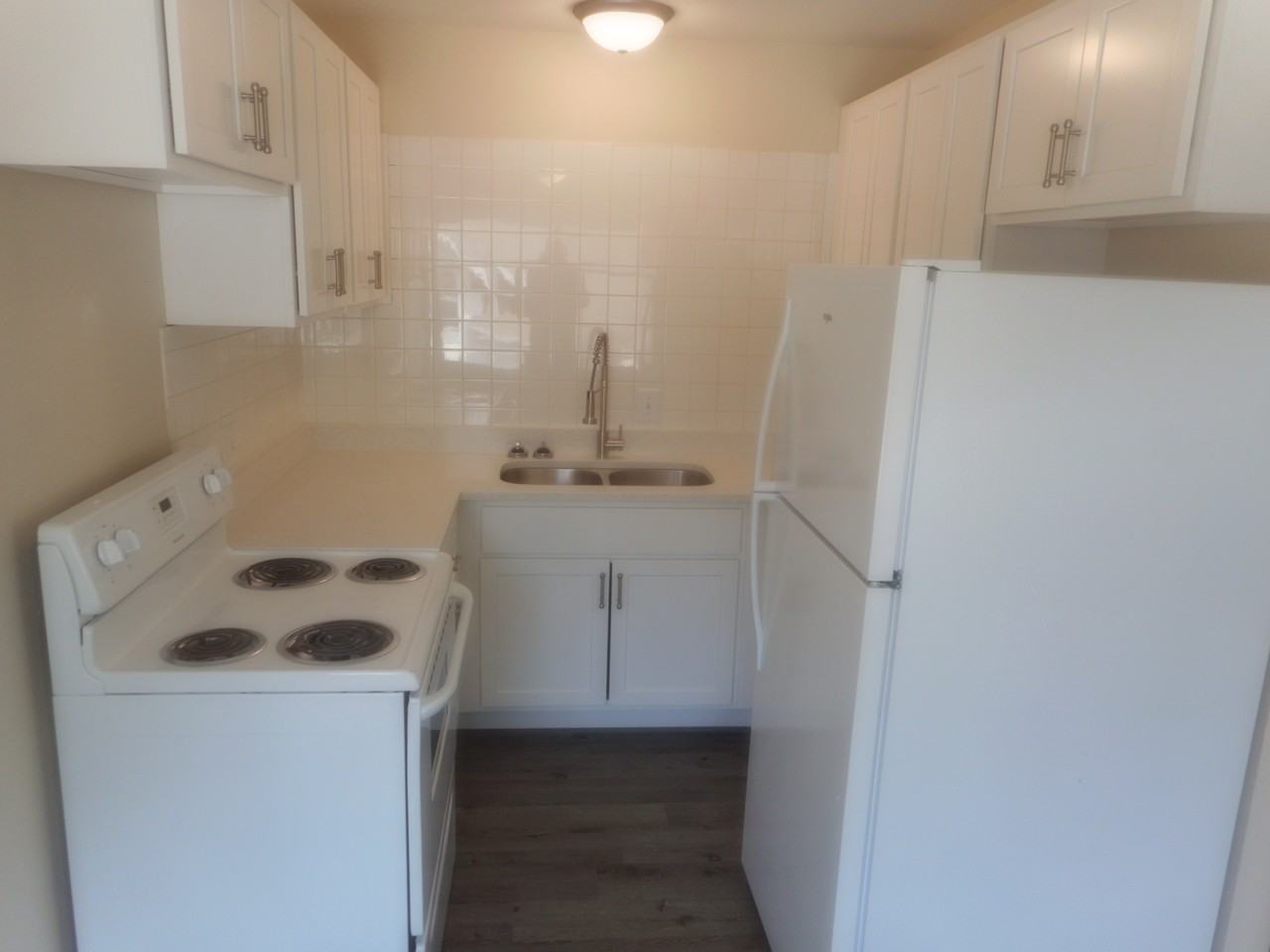 725 Wayzata Blvd E - Photo 3 of 6