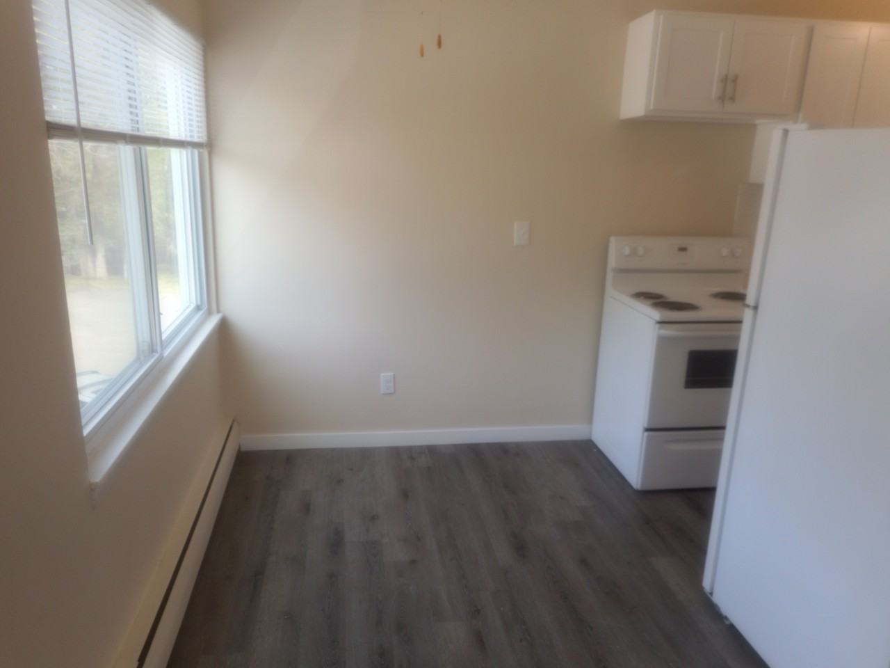 725 Wayzata Blvd E - Photo 4 of 6