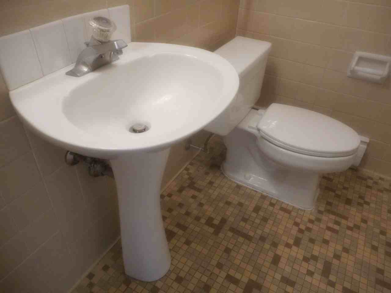 725 Wayzata Blvd E - Photo 6 of 6