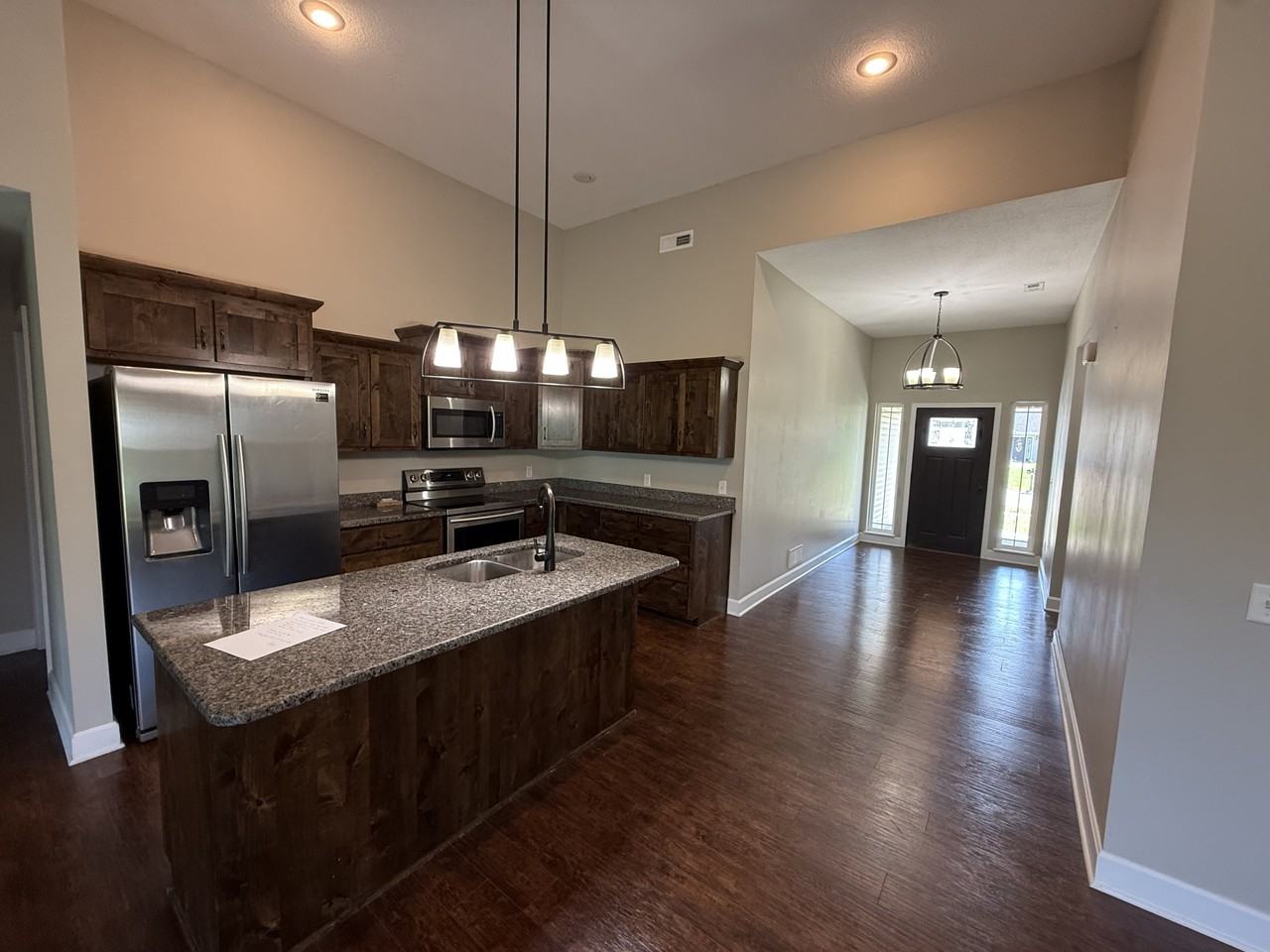 1229 Cypress Ct - Photo 3 of 14