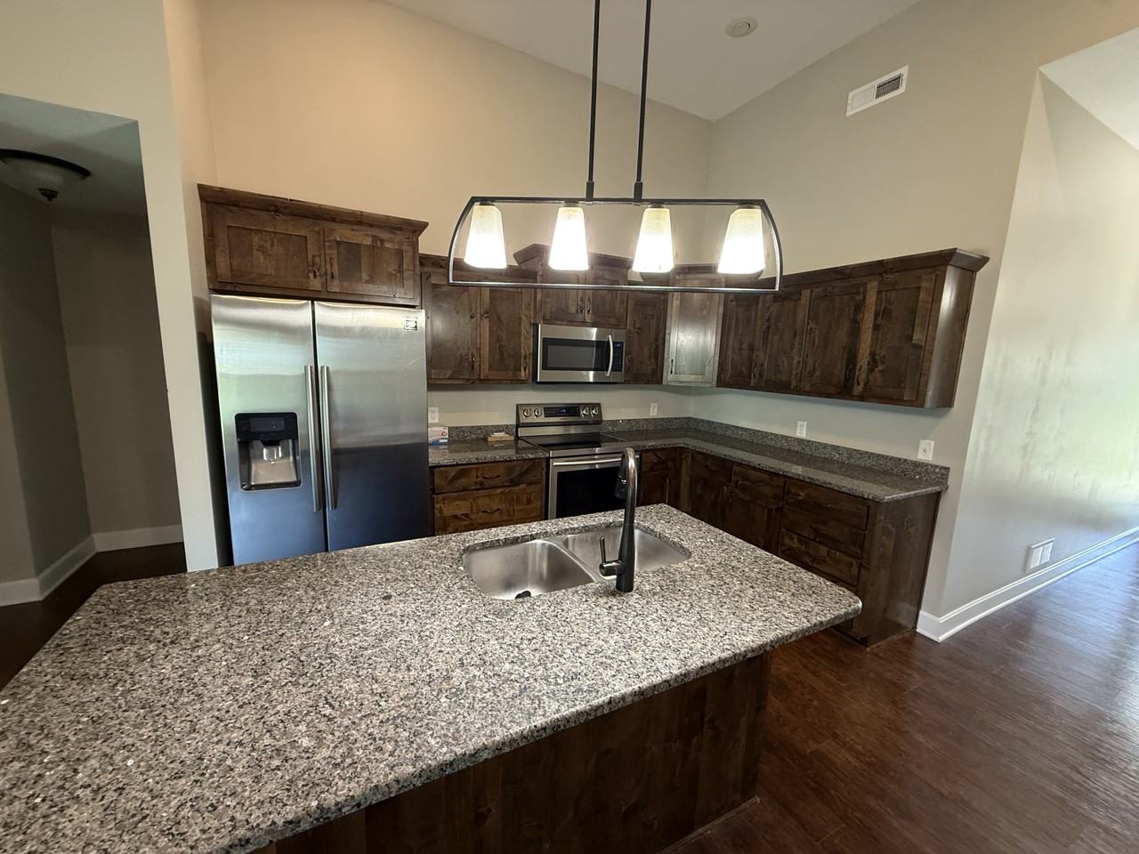 1229 Cypress Ct - Photo 4 of 14