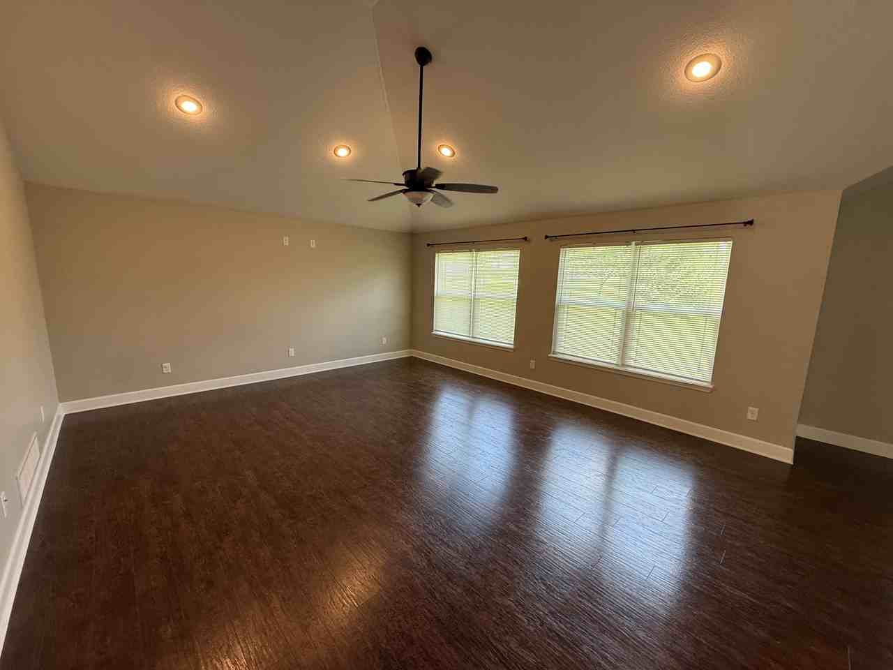 1229 Cypress Ct - Photo 6 of 14