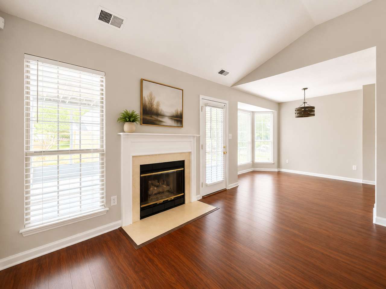13505 Bolingbrook Ln - Photo 4 of 21
