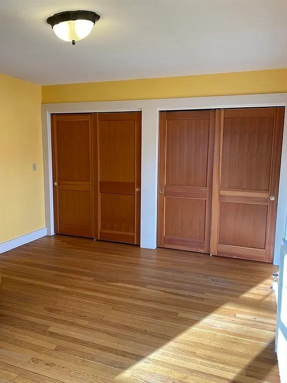 463 Bay Rd - Photo 4 of 15