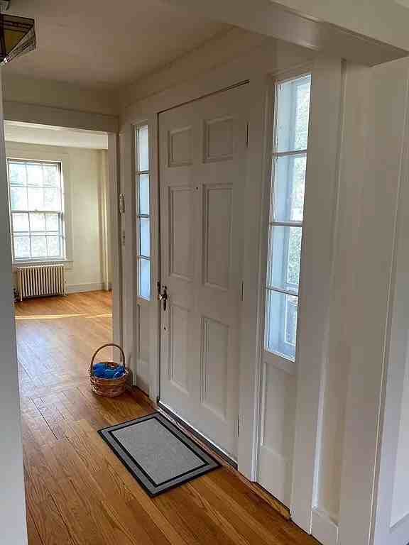 463 Bay Rd - Photo 5 of 15
