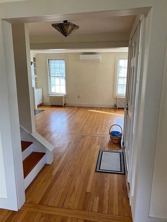 463 Bay Rd - Photo 7 of 15